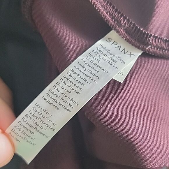 Spanx Faux Leather Textured Control Burgundy Leggings Color Wine Size Small - Picture 8 of 11